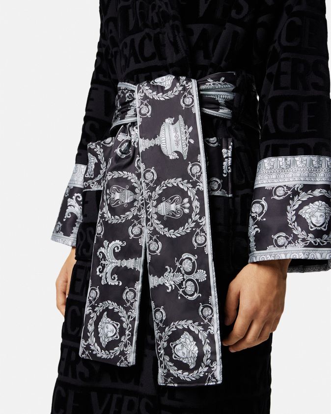 نحيف أنا رداء الحمام الباروكي Versace أسود 0FVD2J1086 الملابس الداخلية وملابس البحر
