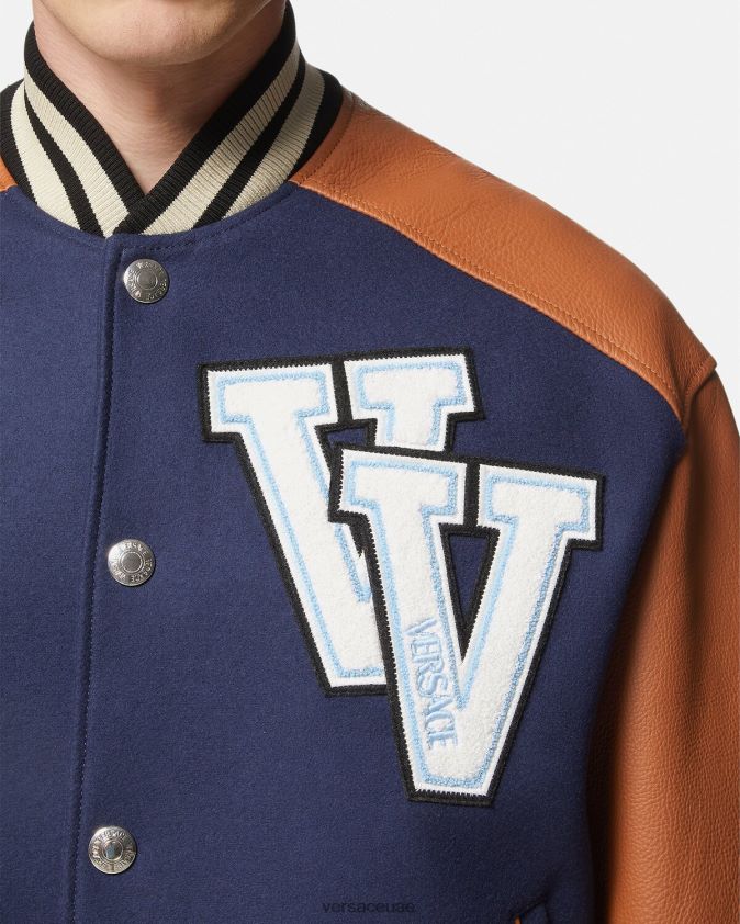 رجال سترة بومبر بشعار فارسيتي Versace الأزرق والبني 0FVD2J1257 ملابس