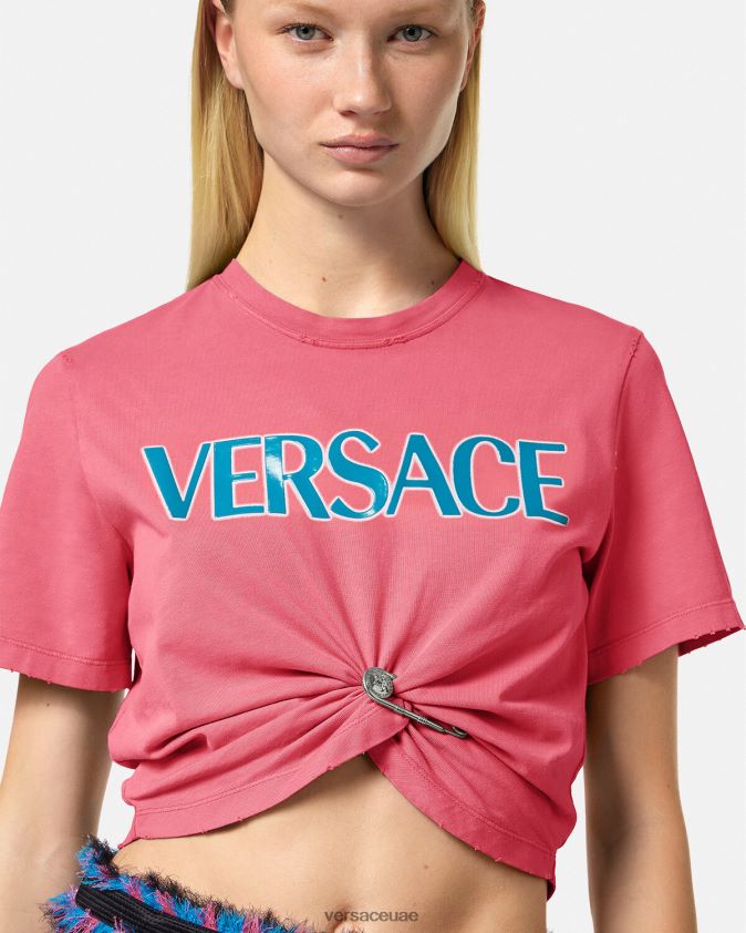 نحيف تي شيرت بشعار دبوس الأمان Versace لون القرنفل 0FVD2J139 ملابس