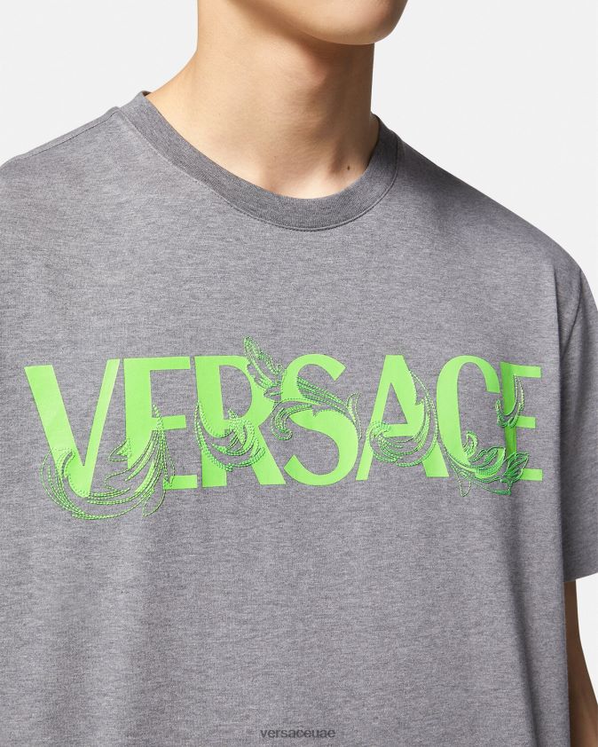 رجال تيشيرت مطرز بشعار الباروك Versace رمادي 0FVD2J1410 ملابس