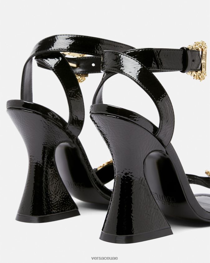 نحيف صندل كيرستن بإبزيم باروكي Versace أسود 0FVD2J2293 حذاء
