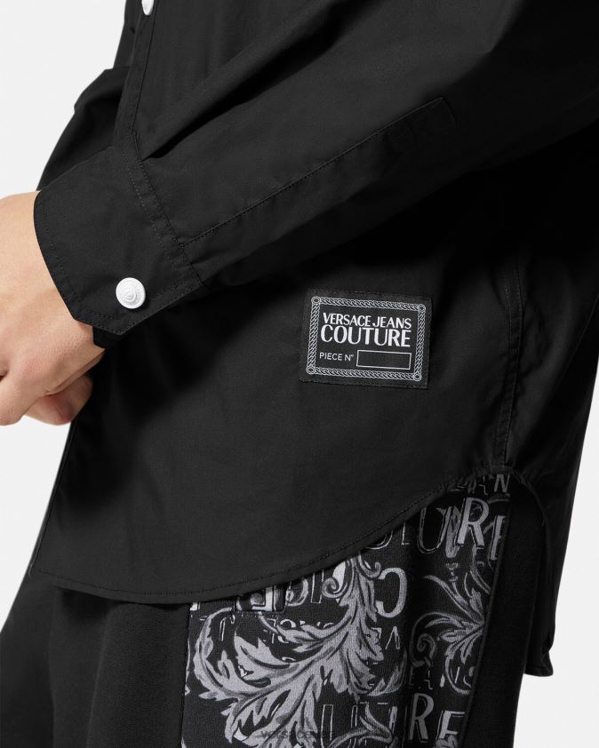 رجال قميص بشعار رقم القطعة Versace أسود 0FVD2J2401 ملابس