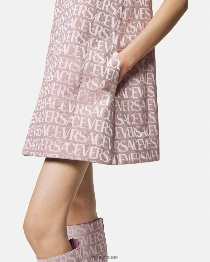 نحيف كل انحاء فستان صغير Versace الوردي والطباعة 0FVD2J26 ملابس
