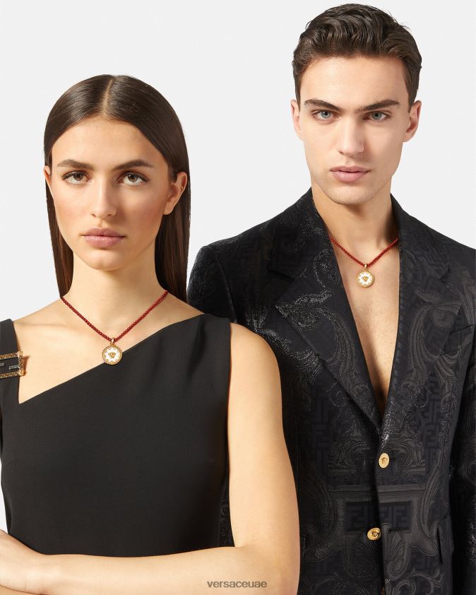 نحيف قلادة مطرزة بلوحة ميدوسا Versace بورجوندي وذهبي 0FVD2J816 مُكَمِّلات